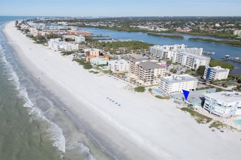 Condo in Indian Shores, Florida, 1 bedroom  № 2195988 - photo 23