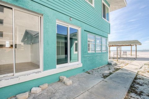 Condo in Indian Shores, Florida, 1 bedroom  № 2195988 - photo 28
