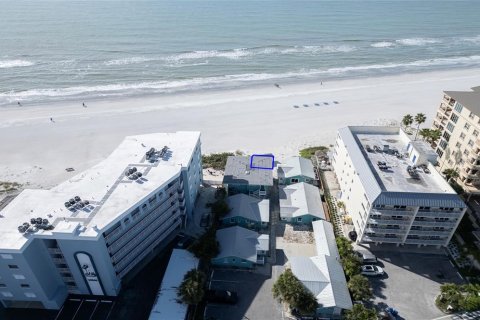 Condo in Indian Shores, Florida, 1 bedroom  № 2195988 - photo 20