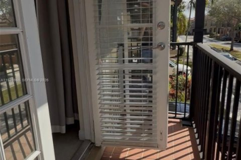 Купить таунхаус в Коконат Крик, Флорида 3 спальни, 186.36м2, № 2033970 - фото 28