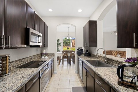 Купить таунхаус в Коконат Крик, Флорида 3 спальни, 186.36м2, № 2033970 - фото 11
