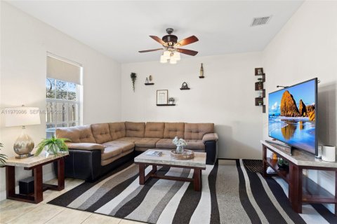 Купить таунхаус в Коконат Крик, Флорида 3 спальни, 186.36м2, № 2033970 - фото 14