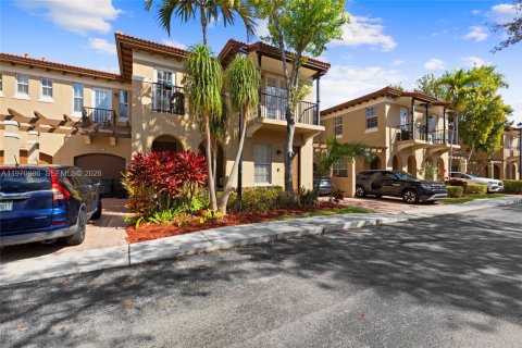 Купить таунхаус в Коконат Крик, Флорида 3 спальни, 186.36м2, № 2033970 - фото 2