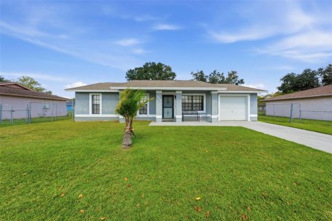 Villa ou maison à Winter Garden, Floride 3 chambres, 96.25 m2 № 2413469