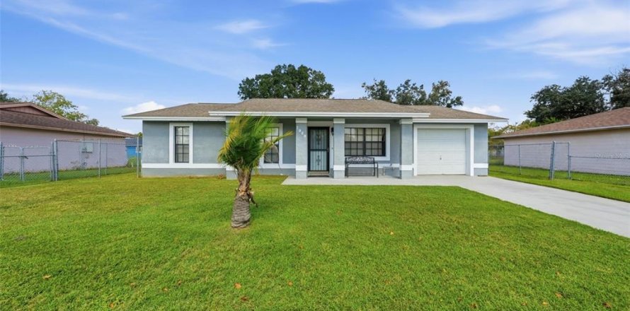 Villa ou maison à Winter Garden, Floride 3 chambres, 96.25 m2 № 2413469