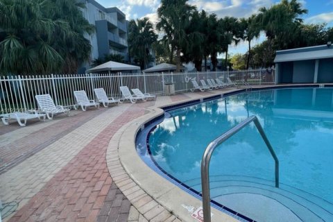 Copropriété à louer à Miami, Floride: 1 chambre, 104.52 m2 № 1984416 - photo 30