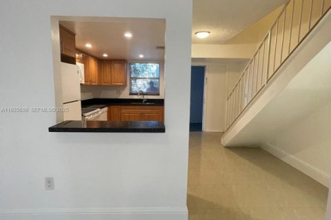 Copropriété à louer à Miami, Floride: 1 chambre, 104.52 m2 № 1984416 - photo 8