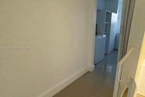 Copropriété à louer à Miami, Floride: 1 chambre, 104.52 m2 № 1984416 - photo 24