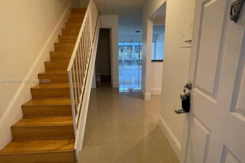 Copropriété à louer à Miami, Floride: 1 chambre, 104.52 m2 № 1984416 - photo 6