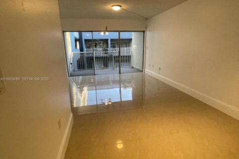 Copropriété à louer à Miami, Floride: 1 chambre, 104.52 m2 № 1984416 - photo 11