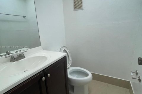 Copropriété à louer à Miami, Floride: 1 chambre, 104.52 m2 № 1984416 - photo 20