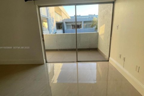Copropriété à louer à Miami, Floride: 1 chambre, 104.52 m2 № 1984416 - photo 14