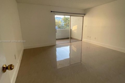 Copropriété à louer à Miami, Floride: 1 chambre, 104.52 m2 № 1984416 - photo 13