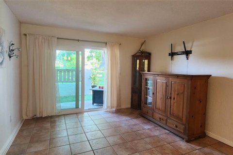 Condo in Saint Petersburg, Florida, 2 bedrooms  № 1718179 - photo 8