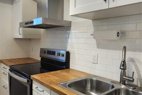 Condo in Saint Petersburg, Florida, 2 bedrooms  № 1718179 - photo 10
