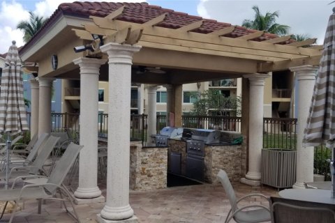 Condo in Boynton Beach, Florida, 2 bedrooms  № 1223593 - photo 1