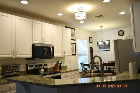 House in DeLand, Florida 4 bedrooms, 174.1 sq.m. № 2356633 - photo 4