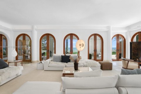 Casa en venta en Golden Beach, Florida, 6 dormitorios, 1077.57 m2 № 1600109 - foto 15