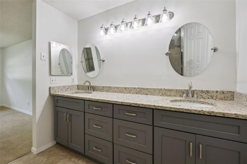 Townhouse in Orlando, Florida 3 bedrooms, 153.1 sq.m. № 2386183 - photo 24