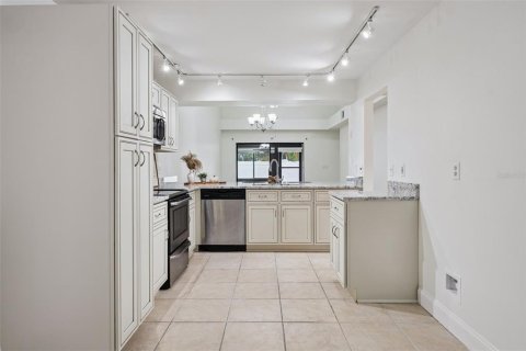 Townhouse in Orlando, Florida 3 bedrooms, 153.1 sq.m. № 2386183 - photo 14