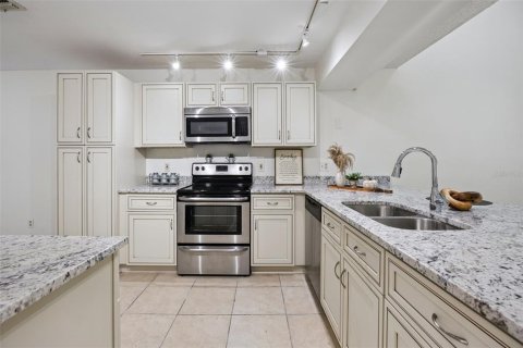 Townhouse in Orlando, Florida 3 bedrooms, 153.1 sq.m. № 2386183 - photo 2