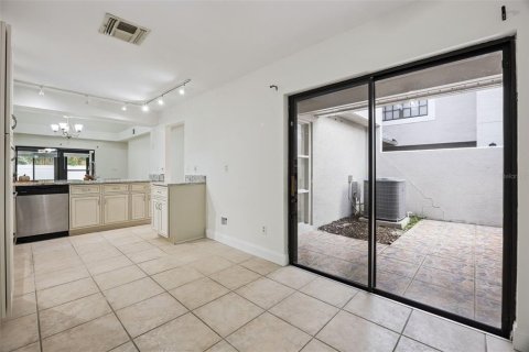 Townhouse in Orlando, Florida 3 bedrooms, 153.1 sq.m. № 2386183 - photo 9