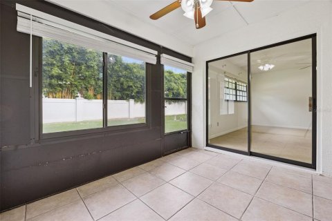 Townhouse in Orlando, Florida 3 bedrooms, 153.1 sq.m. № 2386183 - photo 29