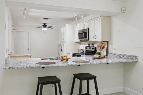 Townhouse in Orlando, Florida 3 bedrooms, 153.1 sq.m. № 2386183 - photo 12
