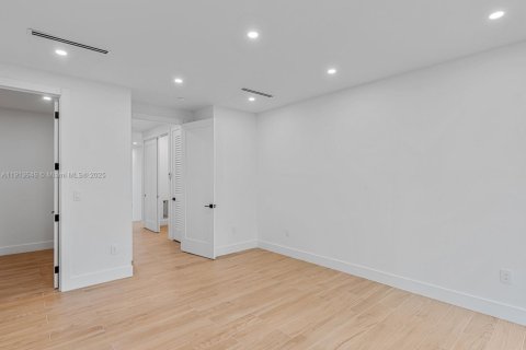 Adosado en venta en Miami, Florida, 3 dormitorios, 173.82 m2 № 1968901 - foto 27