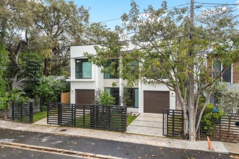 Adosado en venta en Miami, Florida, 3 dormitorios, 173.82 m2 № 1968901 - foto 2