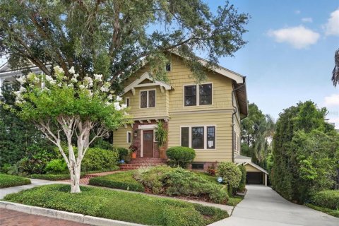 House in Orlando, Florida 5 bedrooms, 460.8 sq.m. № 2216638