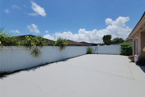 Villa ou maison à louer à Miami, Floride: 3 chambres, 139.54 m2 № 1930485 - photo 5