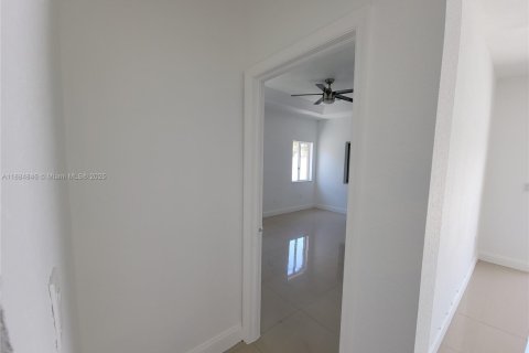 Villa ou maison à louer à Miami, Floride: 3 chambres, 139.54 m2 № 1930485 - photo 14