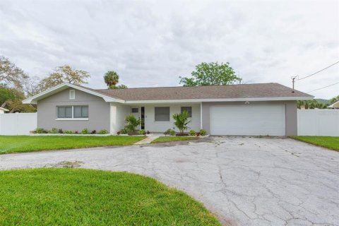 House in Clearwater, Florida 2 bedrooms, 140.28 sq.m. № 1512153 - photo 2