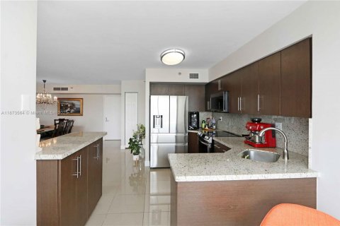 Condo in Aventura, Florida, 2 bedrooms  № 1987849 - photo 24