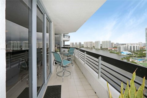 Condo in Aventura, Florida, 2 bedrooms  № 1987849 - photo 3
