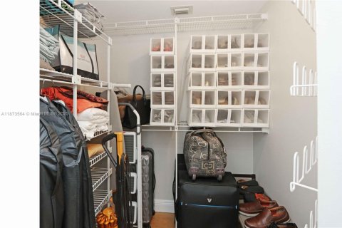 Condo in Aventura, Florida, 2 bedrooms  № 1987849 - photo 9