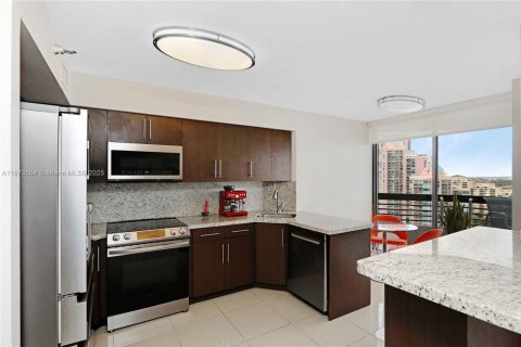 Condo in Aventura, Florida, 2 bedrooms  № 1987849 - photo 22