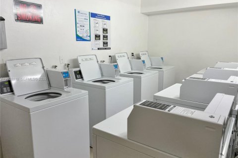 Снять в аренду кондоминиум в Норт-Майами-Бич, Флорида 1 спальня, 66.89м2, № 2085800 - фото 19