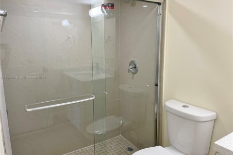 Снять в аренду кондоминиум в Норт-Майами-Бич, Флорида 1 спальня, 66.89м2, № 2085800 - фото 11