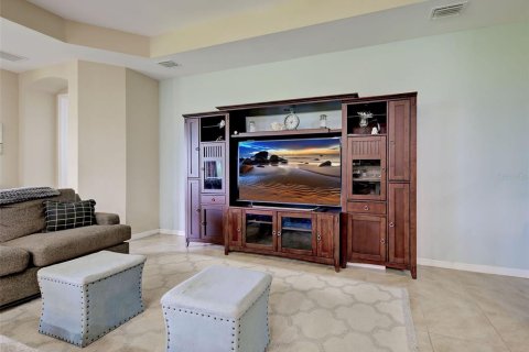 House in North Port, Florida 4 bedrooms, 225.01 sq.m. № 2231032 - photo 7
