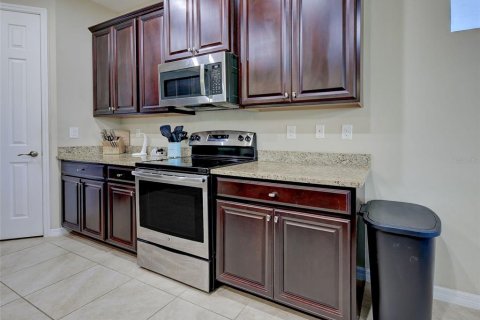 House in North Port, Florida 4 bedrooms, 225.01 sq.m. № 2231032 - photo 12