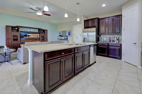House in North Port, Florida 4 bedrooms, 225.01 sq.m. № 2231032 - photo 13