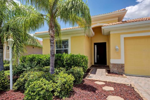 House in North Port, Florida 4 bedrooms, 225.01 sq.m. № 2231032 - photo 3