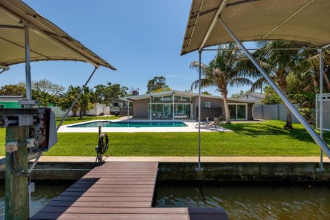Villa ou maison à vendre à Saint Petersburg, Floride: 3 chambres, 187.11 m2 № 1654090 - photo 18