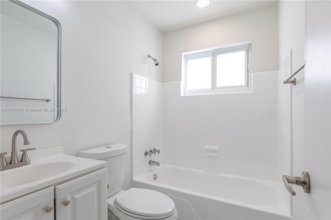 House in Tamarac, Florida 2 bedrooms, 93.09 sq.m. № 1818481 - photo 30