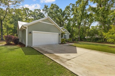 House in Fanning Springs, Florida 3 bedrooms, 170.2 sq.m. № 1894376 - photo 3