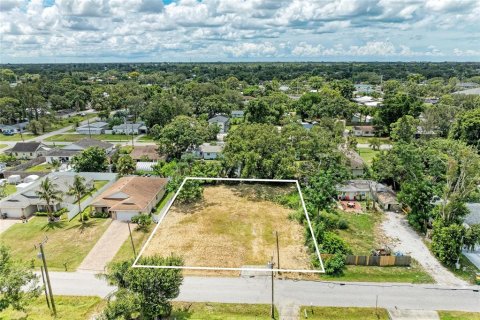 House in Sarasota, Florida 3 bedrooms, 151.99 sq.m. № 1869825 - photo 13