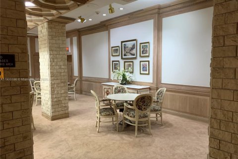 Condo in Miami Beach, Florida, 1 bedroom  № 1952678 - photo 18