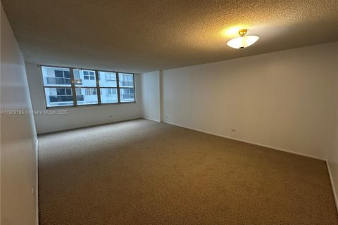 Condo in Miami Beach, Florida, 1 bedroom  № 1952678 - photo 6